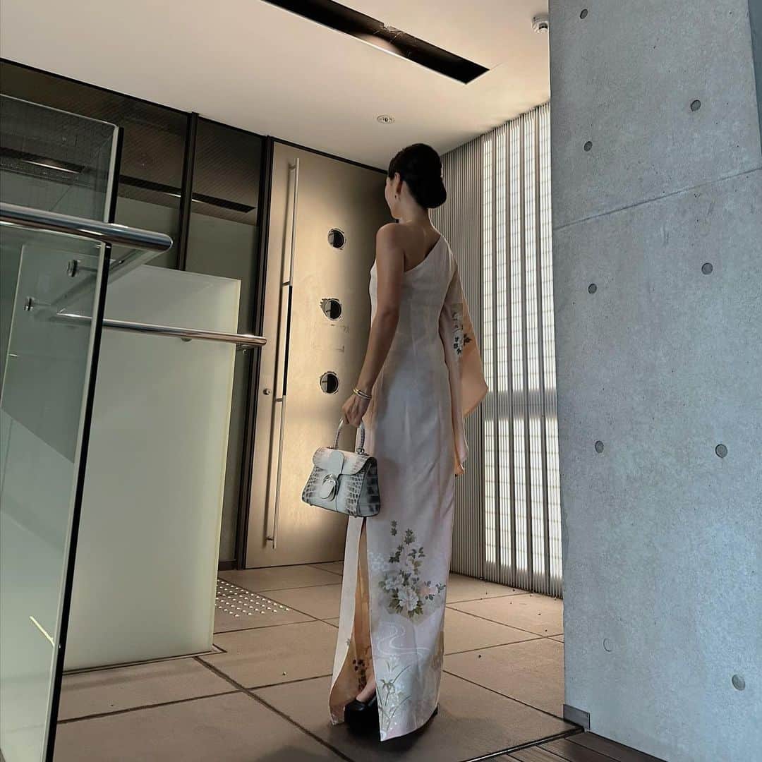 碧井椿さんのインスタグラム写真 - (碧井椿Instagram)「@kien_kimonodress さんに お気に入りの着物で、 作っていただいた着物ドレス👘」10月5日 18時00分 - vivichan1325
