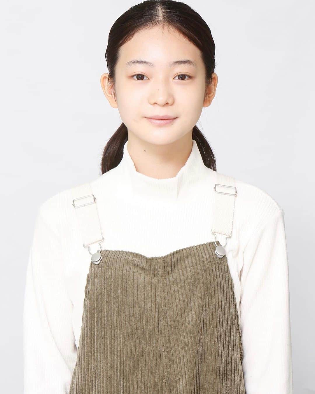 白鳥玉季のインスタグラム：「⁡ ⁡ 10月スタートのフジテレビドラマ ｢いちばんすきな花｣に出演します✨️ ⁡ 主人公ゆくえの塾生徒の【望月希子役】です👧🏻🌼 「希子が登場すると安心する」と言ってもらえるように繊細に演じます！ お楽しみにー🙌🏻 ⁡ ✿❀✿❀✿❀✿❀✿❀✿❀✿❀ フジテレビ #いちばんすきな花 ⁡ 10月12日(木)スタート 毎週木曜22時〜 初回20分拡大!! ✿❀✿❀✿❀✿❀✿❀✿❀✿❀ ⁡ #すき花  #白鳥玉季」