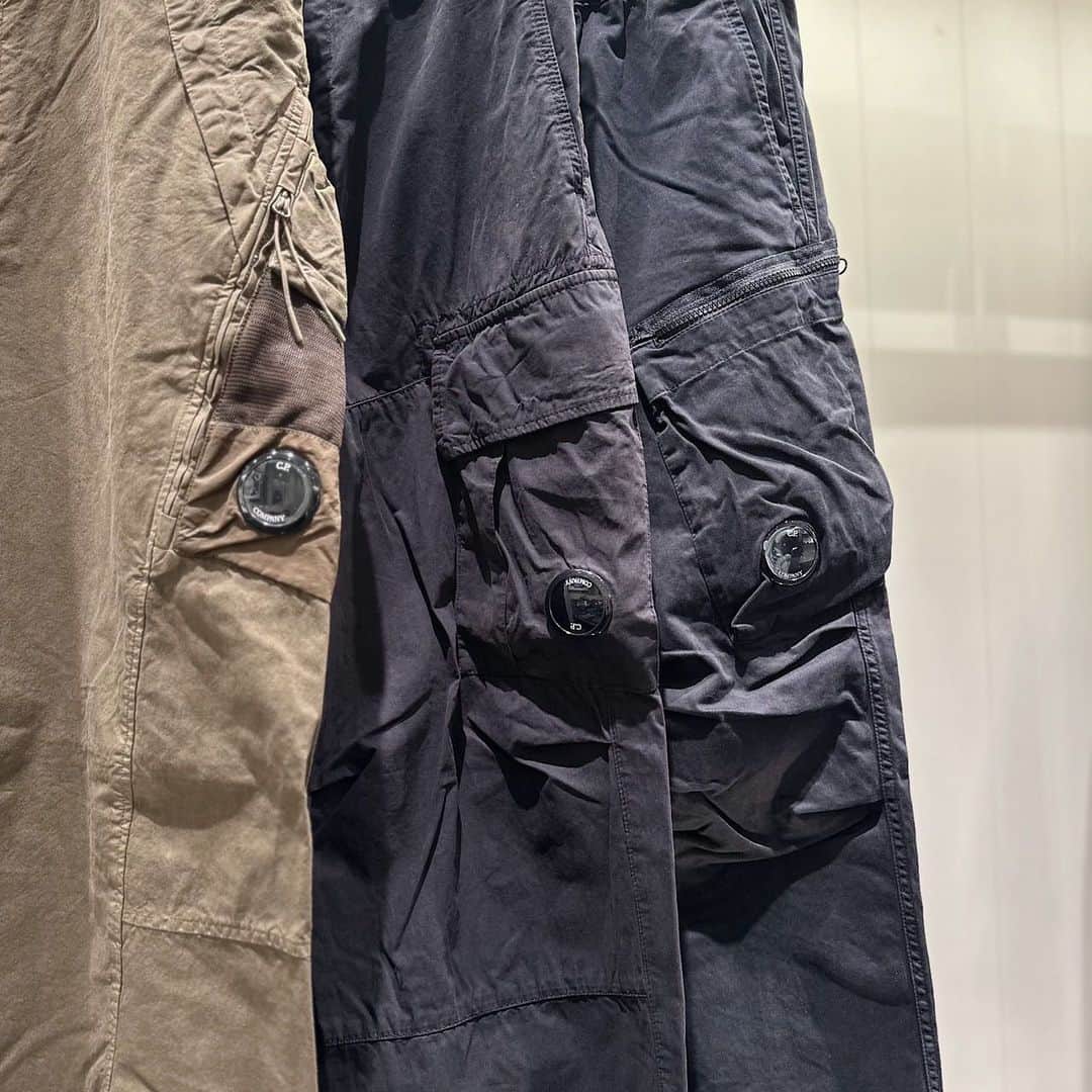 H BEAUTY&YOUTHさんのインスタグラム写真 - (H BEAUTY&YOUTHInstagram)「＜C.P. COMPANY＞ UTILITY PT ¥72,600 SATEEN PT ¥48,400 CARGO PT ¥52,800 ECO CHROME DOWN ¥140,800  #H_beautyandyouth #エイチビューティアンドユース @h_beautyandyouth #beautyandyouth #ビューティアンドユース #Unitedarrows #ユナイテッドアローズ #cpcompany @cp_company_official」10月5日 18時08分 - h_beautyandyouth