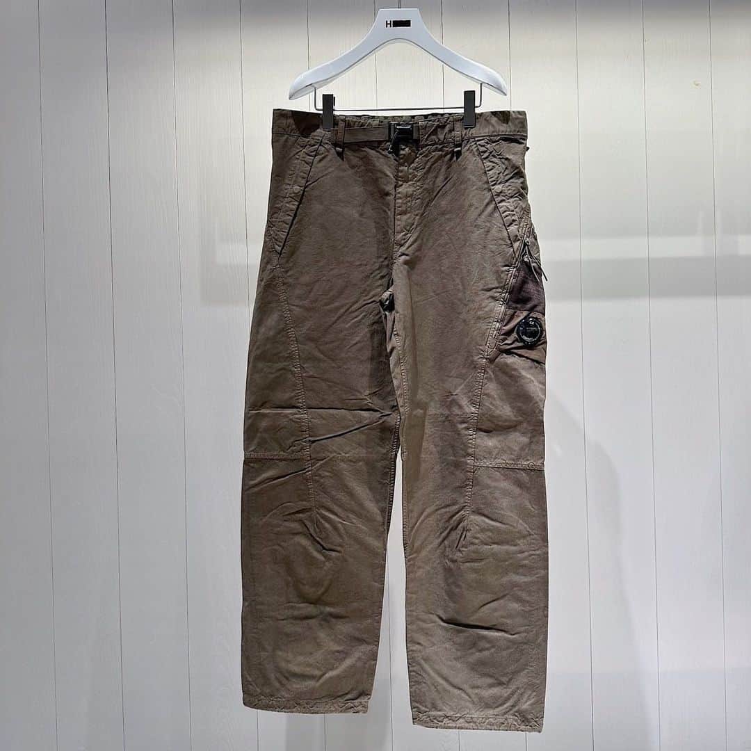 H BEAUTY&YOUTHさんのインスタグラム写真 - (H BEAUTY&YOUTHInstagram)「＜C.P. COMPANY＞ UTILITY PT ¥72,600 SATEEN PT ¥48,400 CARGO PT ¥52,800 ECO CHROME DOWN ¥140,800  #H_beautyandyouth #エイチビューティアンドユース @h_beautyandyouth #beautyandyouth #ビューティアンドユース #Unitedarrows #ユナイテッドアローズ #cpcompany @cp_company_official」10月5日 18時08分 - h_beautyandyouth