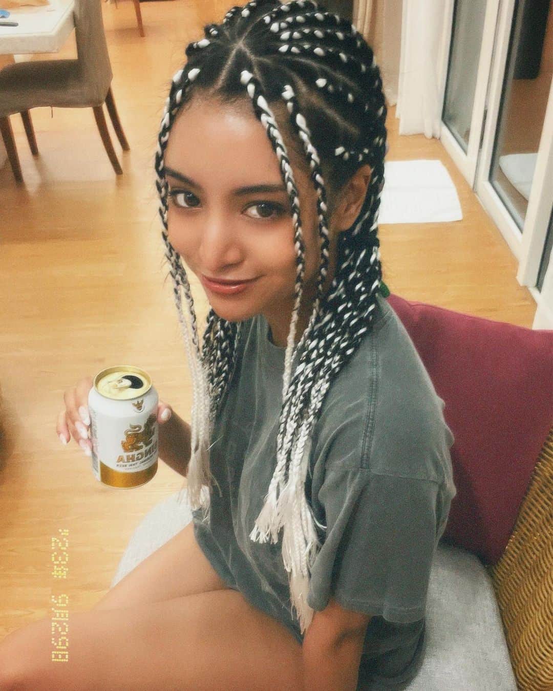 小松ナオさんのインスタグラム写真 - (小松ナオInstagram)「SHINGHA💛🧡 ⁡ ⁡ ⁡ ⁡ #bluegroove#shinghabeer#Phuket#Thai#villa#resort#penthouse#outfit#プーケット#タイ#リゾート」10月5日 20時00分 - komatsu__nao
