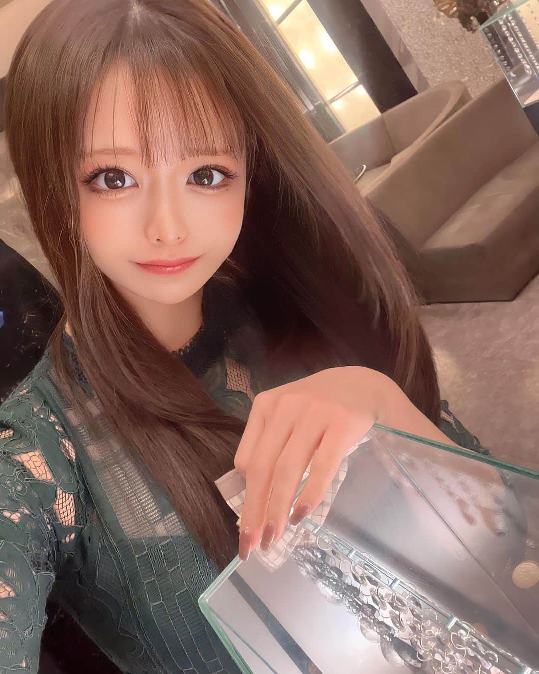 愛月颯花のインスタグラム：「昨日とても顔薄かった 納得いかないから アプリで化粧付け足した。笑  #バルセロナグループ #Fillia #フィリア #札幌 #すすきの #ススキノ #キャバクラ #キャバ嬢 #ニュークラブ #キャバ #ラウンジ #ガールズバー #すすきのキャバクラ #すすきのキャバ嬢 #札幌旅行 #北海道旅行 #美人 #美女 #可愛い #可愛い女の子 #いいね返し#ふうか」