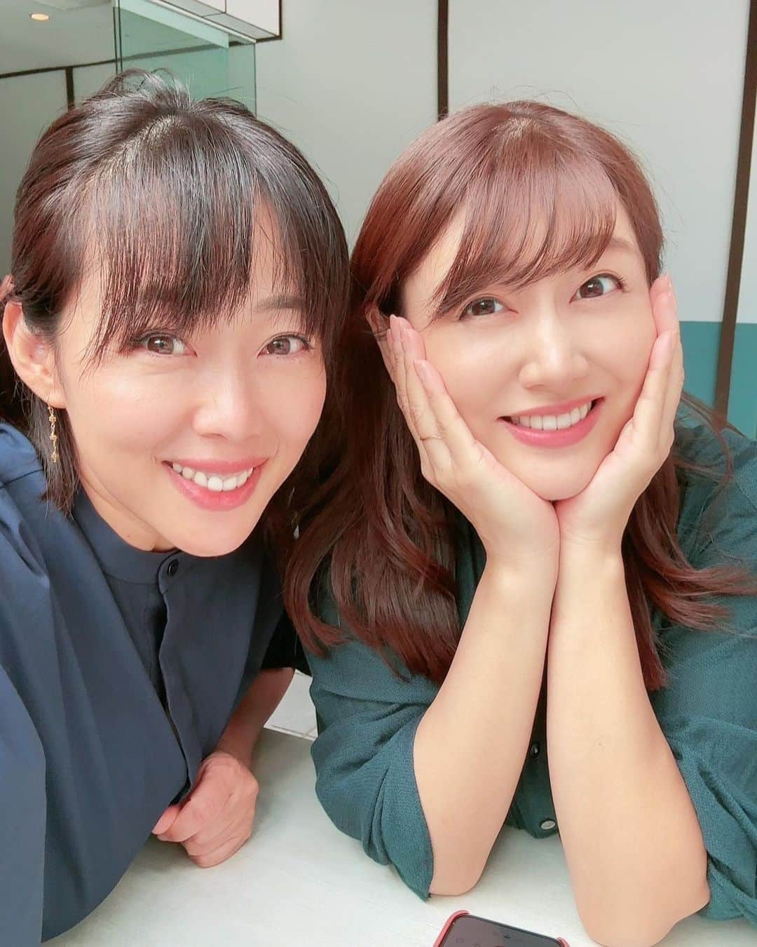 井上和香さんのインスタグラム写真 - (井上和香Instagram)「. プライベートで久しぶりに会えた❤️ めぇちゃん😍 @yasu_megumi_official  ランチ食べてお茶して、買い物して、短い時間に詰め込みすぎなくらい詰め込んで、マシンガントークして楽しい時間でした🤣💕 またすぐ会おうね✨  #安めぐみ #やっと会えた #何でも話せる友」10月5日 18時23分 - inoue_waka