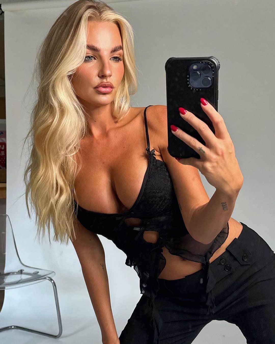 tiger Mistさんのインスタグラム写真 - (tiger MistInstagram)「All new arrivals have landed 💘 Tap to shop the Lafayette Top + Kittie Pant - online now 🦋」10月5日 18時30分 - tigermist