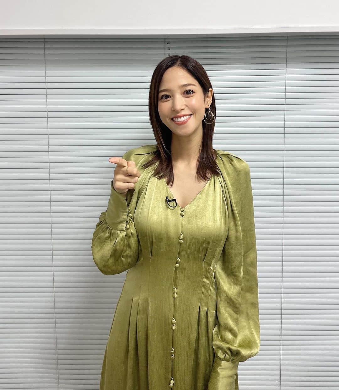 のインスタグラム：「. このあと19時から日本テレビにて放送の生デミー賞2023秋にズムサタ代表で出演します🍁  衣装もちゃんとズムサタカラー💚  ぜひご覧下さい☺️  #生デミー賞 #ズムサタ」