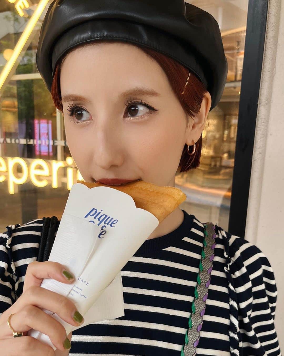 のインスタグラム：「最近束感まつ毛にハマる。 最初自分でマスカラで束感を作るのに大変過ぎて、、、まつ毛だけで30分はかかった  けど、 @kanae__eyelash さんに まつ毛エクステをして貰い コーティング剤で束感のやり方を教えて貰ったら5分くらいで最近 束感まつ毛が出来上がる🥺 楽なのでおススメ」