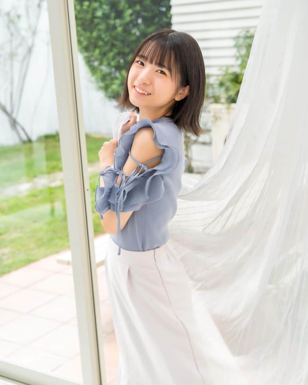 のインスタグラム：「💚お知らせ💚 以前ゲスト出演させていただいた、FM湘南ナパサ78.3 「湘南エンタメタウン」 来年3月までの 毎月第2日曜日 21時〜22時、ラジオパーソナリティをつとめさせていただくことになりました…！？ ドコミュ障なのでなかなかの大事故が予想されますが、、憧れのラジオのお仕事、楽しんで挑戦します🔥 この半年間でトーク力磨くぞ！  今週10/8(日)が初回！！すぐだね ｢FM湘南ナパサ｣検索でどなたでも聴いていただけるかと！」