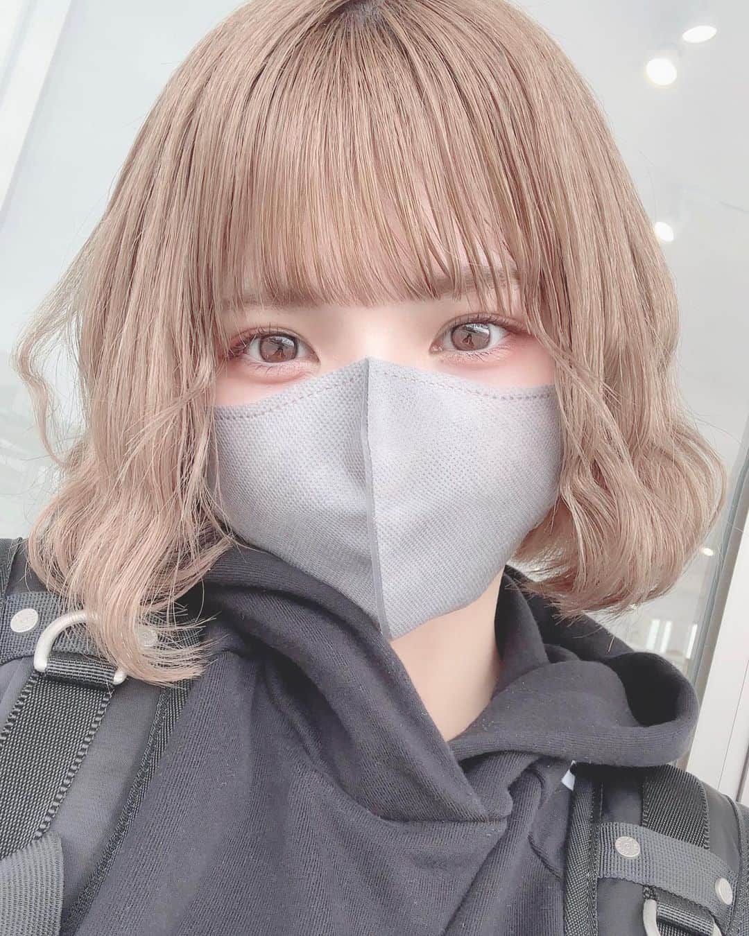 ひっそりゆうみのインスタグラム：「.  .  朝から沢山遊んで楽しかった🐶 YouTube用の動画もちょこっと撮った🐶えらい🐶🐾」