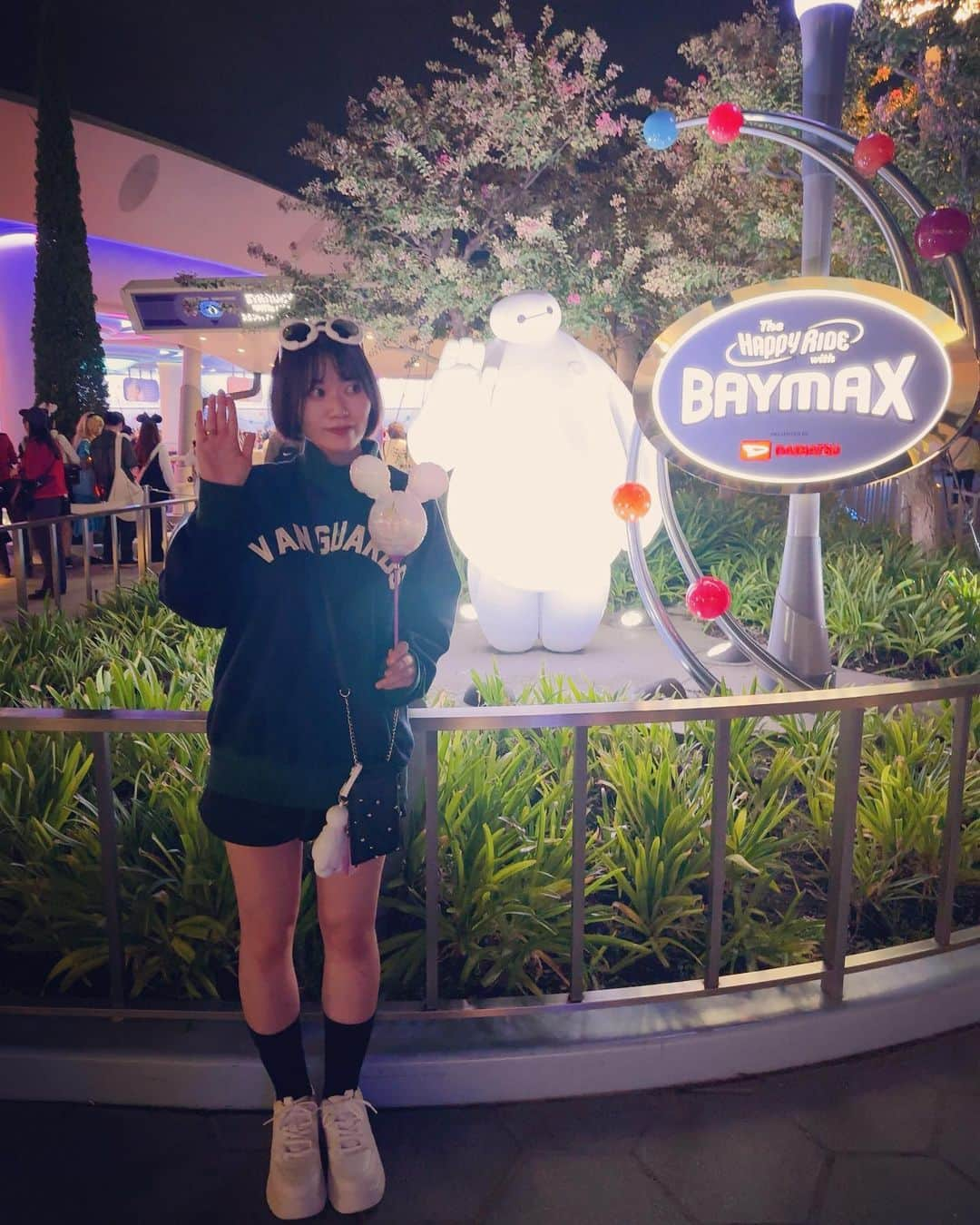 平崎里奈のインスタグラム：「✋🏻😶⚪️ お気に入りのお洋服💙💚」