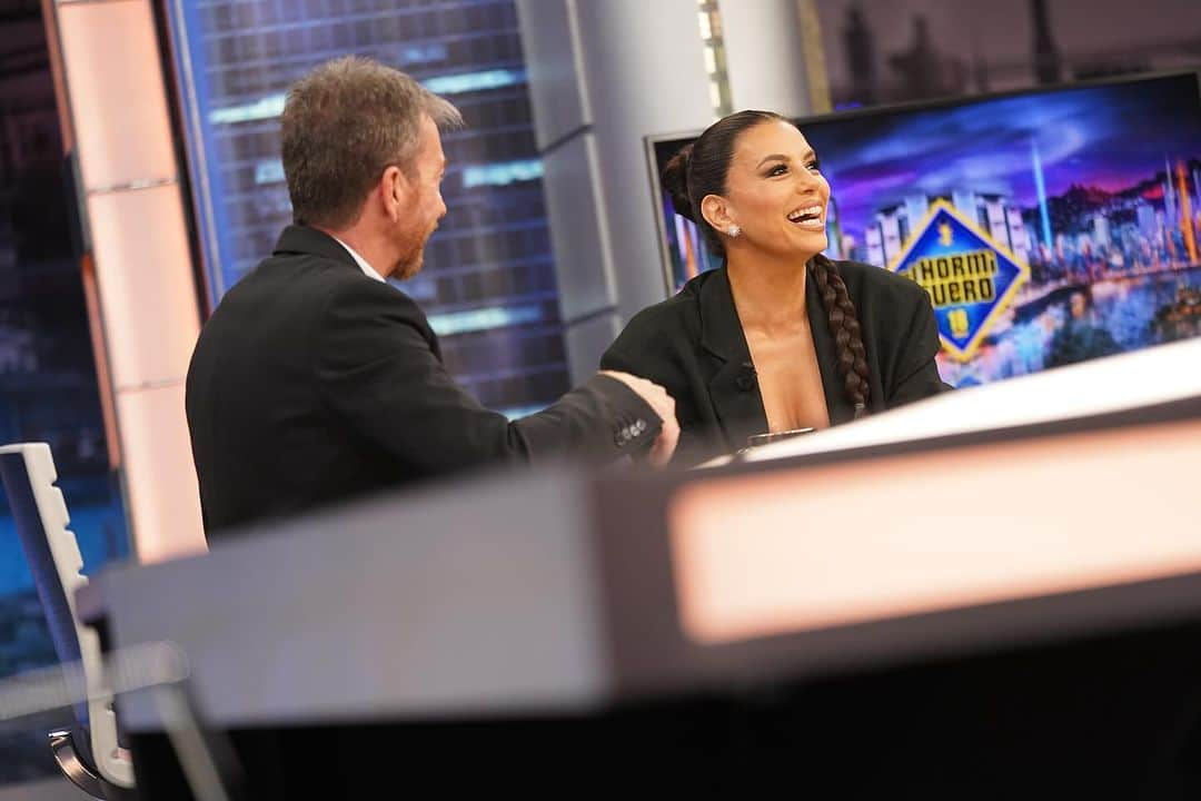 エヴァ・ロンゴリアさんのインスタグラム写真 - (エヴァ・ロンゴリアInstagram)「Hoy en El Hormiguero, la actriz y directora ¡@evalongoria!  #evalongoria #hollywood #actriz #directora #flaminhot #disneyplus #elhormiguero #EvaLongoriaEH」10月6日 5時36分 - evalongoria