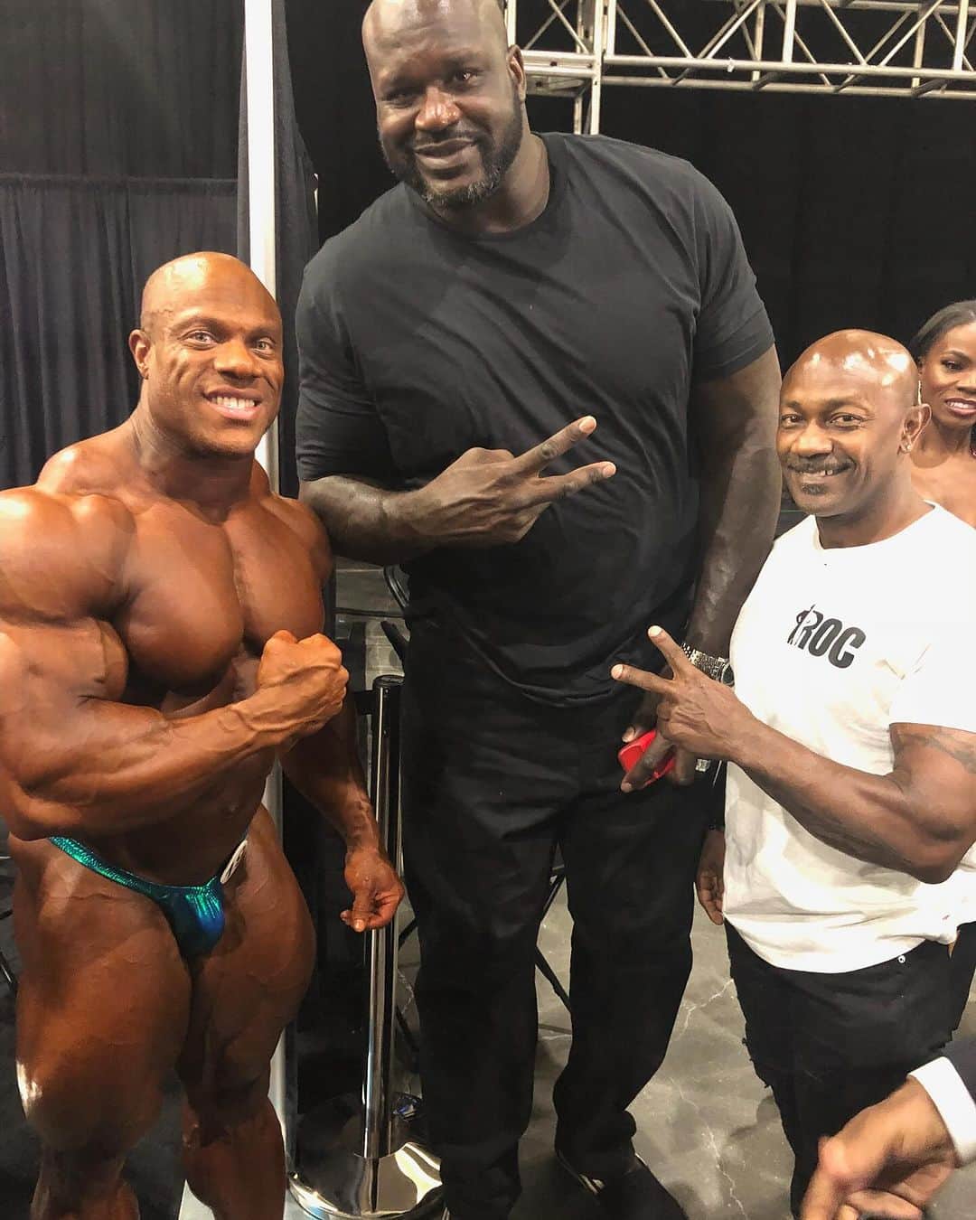 Phil Heathのインスタグラム：「Throwing it back to the 2018 Mr. Olympia with @philheath, @rocshabazz and @shaq 💪🏾👊🏾 #throwbackthursday #mrolympia」