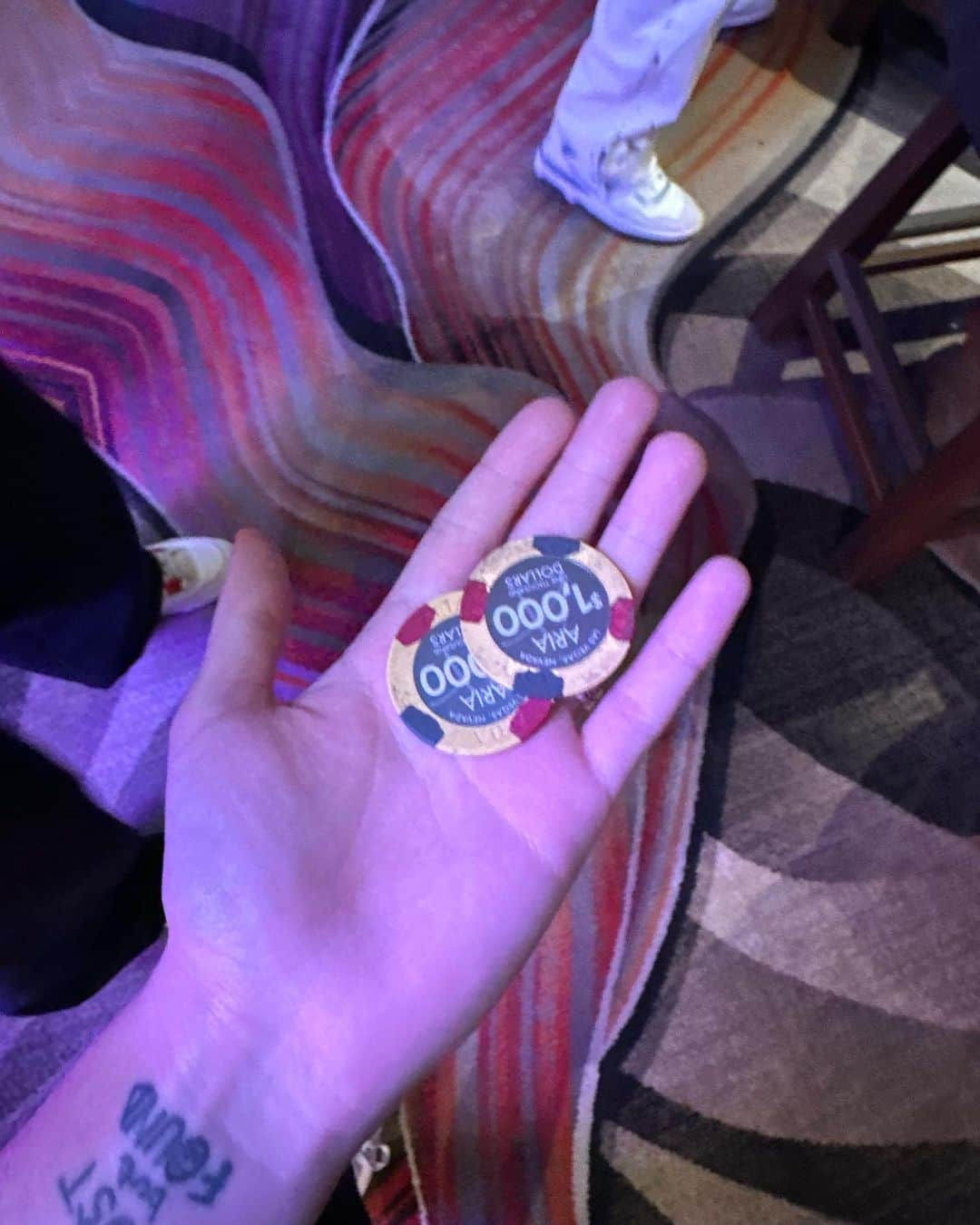 ジェイコブ・ザルトリウスさんのインスタグラム写真 - (ジェイコブ・ザルトリウスInstagram)「my bank account told me not to go back to vegas」10月6日 4時23分 - jacobsartorius