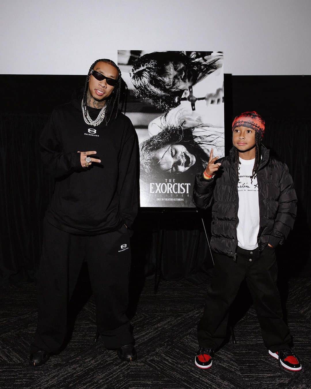 タイガのインスタグラム：「Thank you @universalpictures for the private screening of @theexorcistbeliever in theaters tomorrow 💀 #theexorcistbeliever #universalpictures #sponsored」