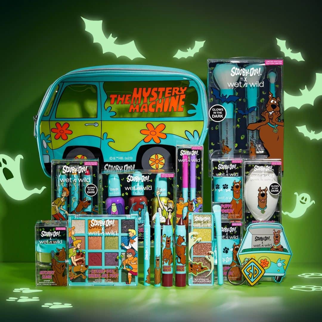 wet'n wild beautyのインスタグラム：「Let's glow, gang! Scooby Doo x wet n wild is here! Get ready for a groovy fun time with vivid pigments and Glow-in-the-Dark magic. Doooo it! 👻🐾⁠ ⁠ Available NOW at Walmart (in-store) & @Amazon and coming to wetnwildbeauty.com (10/10) & walmart.com (soon) #ScoobyDooxWNW #crueltyfree」