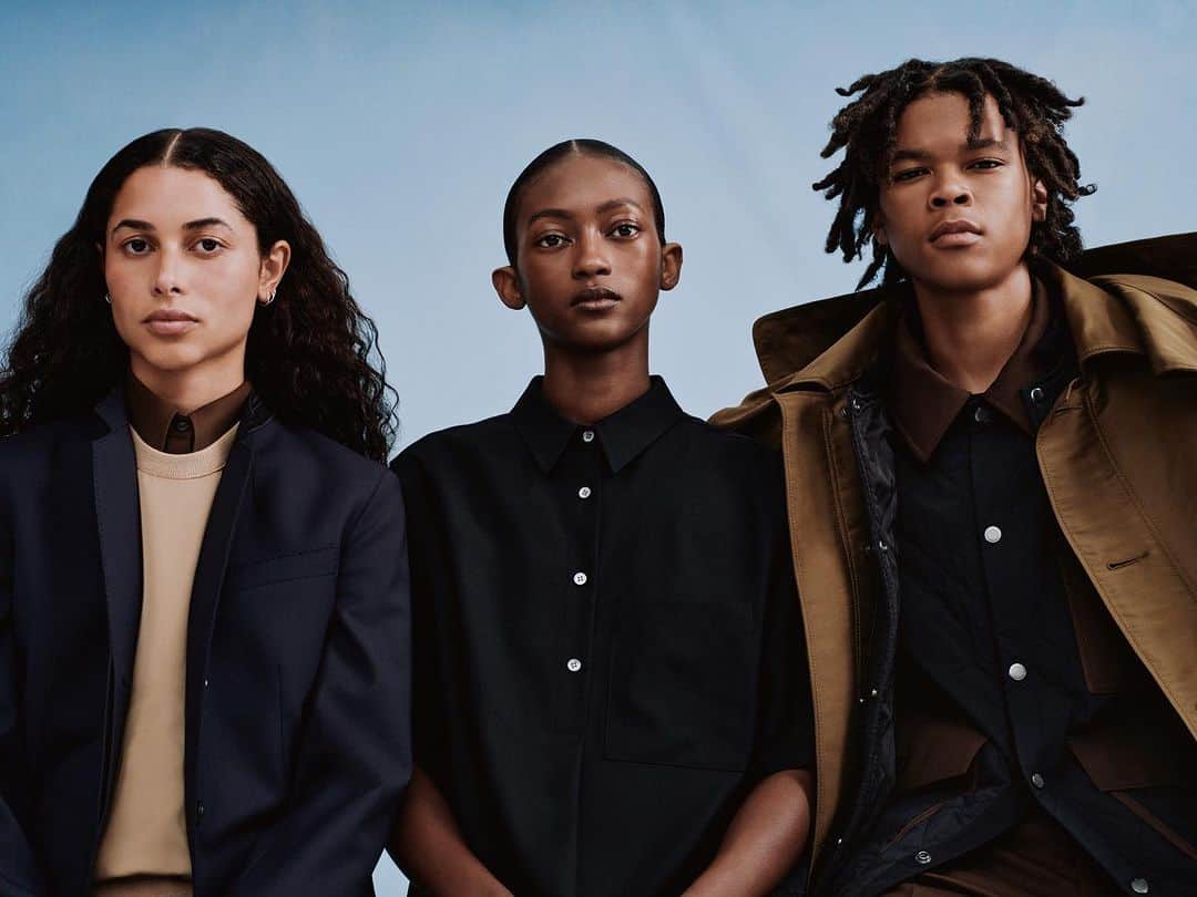 のインスタグラム：「For Theory Project designer Lucas Ossendrijver, a rich color palette is defined by subtle variations in tone. Sepia against camel and olive, washed navy against rich black. #TheoryProject」