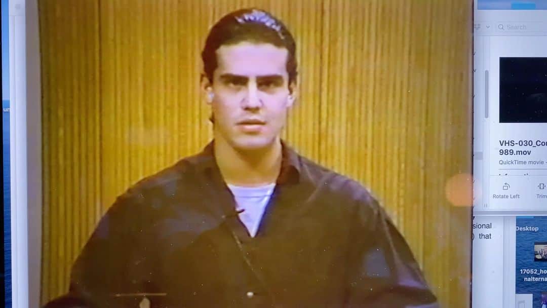 のインスタグラム：「Fumbling through a sportscast at Boston U a loooooong time ago. After an awkward start, I KINDA catch my groove… though I’m desperate for a teleprompter. Also - how about my hairline! #TbT #CohenBackInTime」