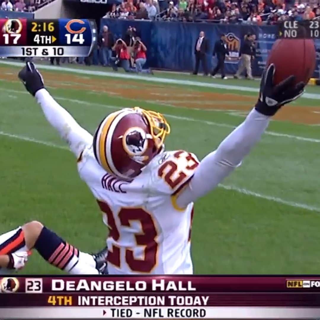 NFLさんのインスタグラム写真 - (NFLInstagram)「This 4 INT game for @dhall23 was the stuff of legends.  #CHIvsWAS – 8pm ET on Prime Video Also available on #NFLPlus」10月6日 5時00分 - nfl