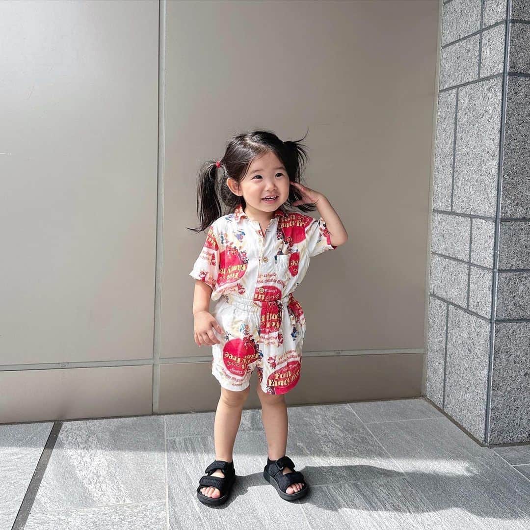 布川桃花さんのインスタグラム写真 - (布川桃花Instagram)「ゆいコーデ🐣  お友達が悠真にとくれたアロハシャツのセットアップ。 まだ大きかったから姉ちゃんが着ました😽」10月5日 20時36分 - momoka_fukawa