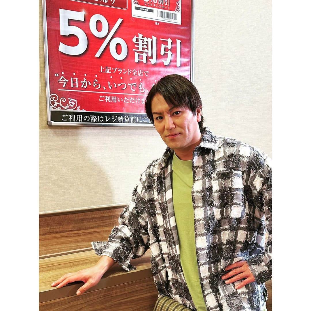 有吉弘行のインスタグラム：「5%割引！ この人はこういう天賦の才があります。」