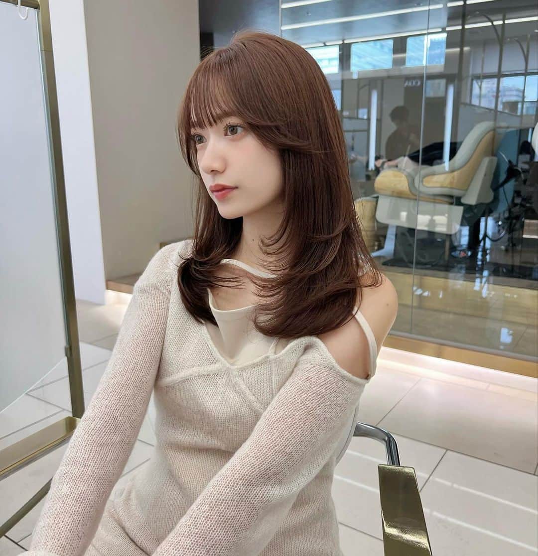 桑島 夢さんのインスタグラム写真 - (桑島 夢Instagram)「. 　@_nonsugaaar_ さんカラー🩶 レイヤーもぷつっと前髪もお気に入り🐶ワンカールで盛れる、何もしなくても可愛い♡  お洋服は　@andmary_official ですん🎀  #ヘアスタイル#ヘアカラー#coa#銀座サロン#andmary」10月5日 20時43分 - yumepi23