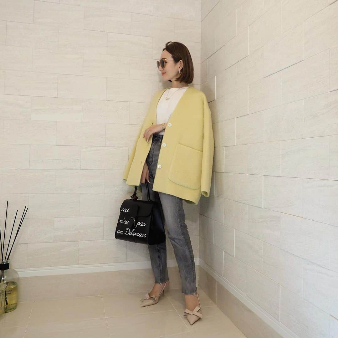 星玲奈のインスタグラム：「先日の💛 一気に涼しくなりましたねー🍂 アウターが楽しめるようになってきたのが嬉しい💛  outer @_y_o_r_i_ #yori T @muse_de_deuxiemeclasse #musededeuxiemeclasse  denim @yanuk #yanuk shoes @zara #zara #ザラ　←またはいてる🫣 bag @delvaux #delvaux  sunglasses @stellamccartney #stellamccartney」
