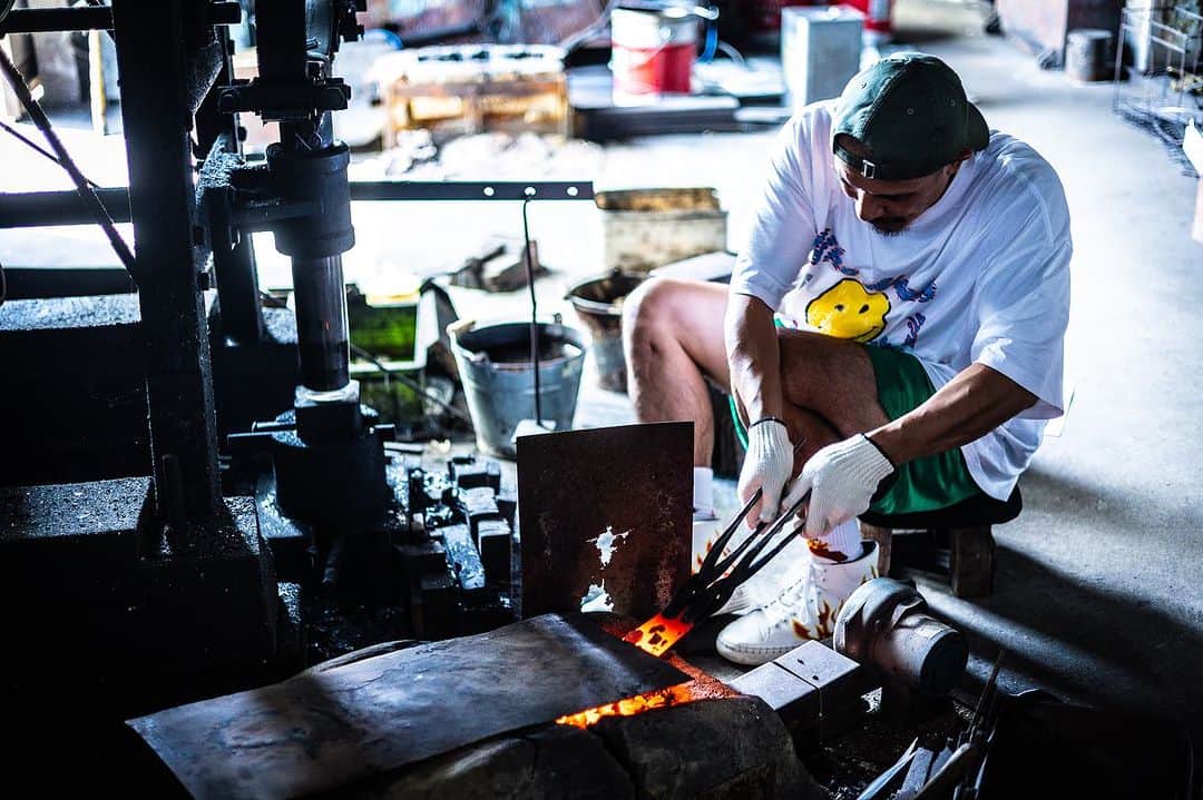 近藤岳登のインスタグラム：「「鏝(こて)職人」スギタ工業  体験して初めて分かる、職人さんの圧倒的な技術と経験。  リスペクトしかない。  Special thanks Photo by @moochan.camera」