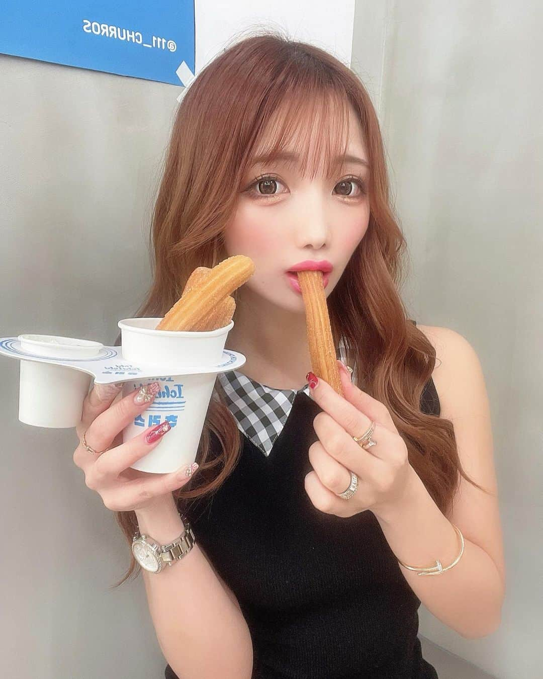 まゆぴちゅーのインスタグラム：「チュロス食べたい…！！🥹💓💓  ここのチュロス美味しくて チュロス欲、、、（笑）  あ、再来週ディズニーだっ🙊♡！ . . .」