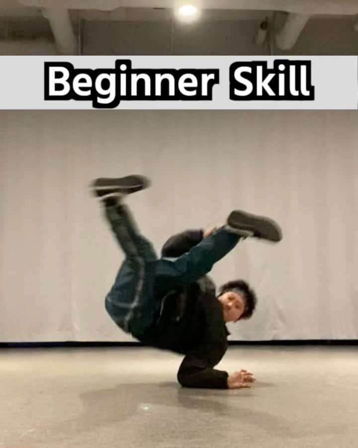 SNACK（野村直）のインスタグラム：「BreakDance Beginner Skill ブレイクダンス 初心者向けの技  #snackskillcollection  ㅤㅤㅤㅤㅤㅤㅤㅤㅤㅤㅤㅤㅤ ㅤㅤㅤㅤㅤㅤㅤㅤㅤㅤㅤㅤㅤ  1.Coin drop (ボム) 2.Ninja (エアムーブ) 3.Suicide (エリオ) 4.Back spin (バックスピン) ㅤㅤㅤㅤㅤㅤㅤㅤㅤㅤㅤㅤㅤ  ㅤㅤㅤㅤㅤㅤㅤㅤㅤㅤㅤㅤㅤ  Follow me!! skill collector @bboysnack  ㅤㅤㅤㅤㅤㅤㅤㅤㅤㅤㅤㅤㅤ  ㅤㅤㅤㅤㅤㅤㅤㅤㅤㅤㅤㅤㅤ  #breakdance #bboy #coindrop #ninja #suicide #backspin #コインドロップ #バックスピン #ニンジャ #スーサイド #パワームーブ #powermove #powermoves #ブレイクダンス #airflare #トーマス旋回 #スワイプス #エアーフレア #ウインドミル #エアーフレアー #エアートラックス #breakin #breaking #ブレイキン #ブレイキング 2100木 231005」