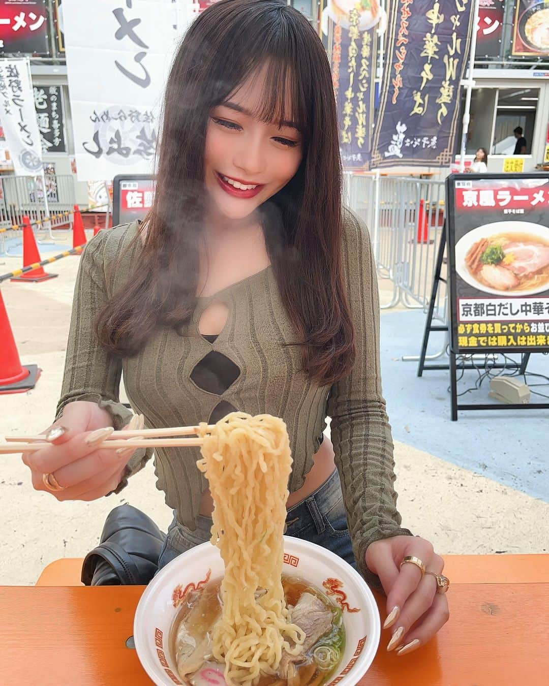 生田千秋さんのインスタグラム写真 - (生田千秋Instagram)「ラーメン食べてきた❤️ 大久保公園で9日までやってるよ🍜」10月5日 21時02分 - maechi_0815