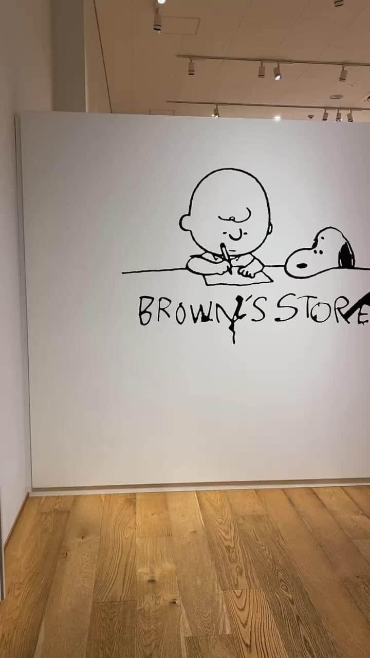 SNOOPY MUSEUM TOKYOのインスタグラム：「20231005 Snoopy Museum Tokyo Instagram Live "BROWN’S STORE TOUR" 秋にぴったりのおすすめグッズを紹介します！  #snoopymuseumtokyo #schulzmuseum #snoopy #スヌーピーミュージアム #スヌーピー」