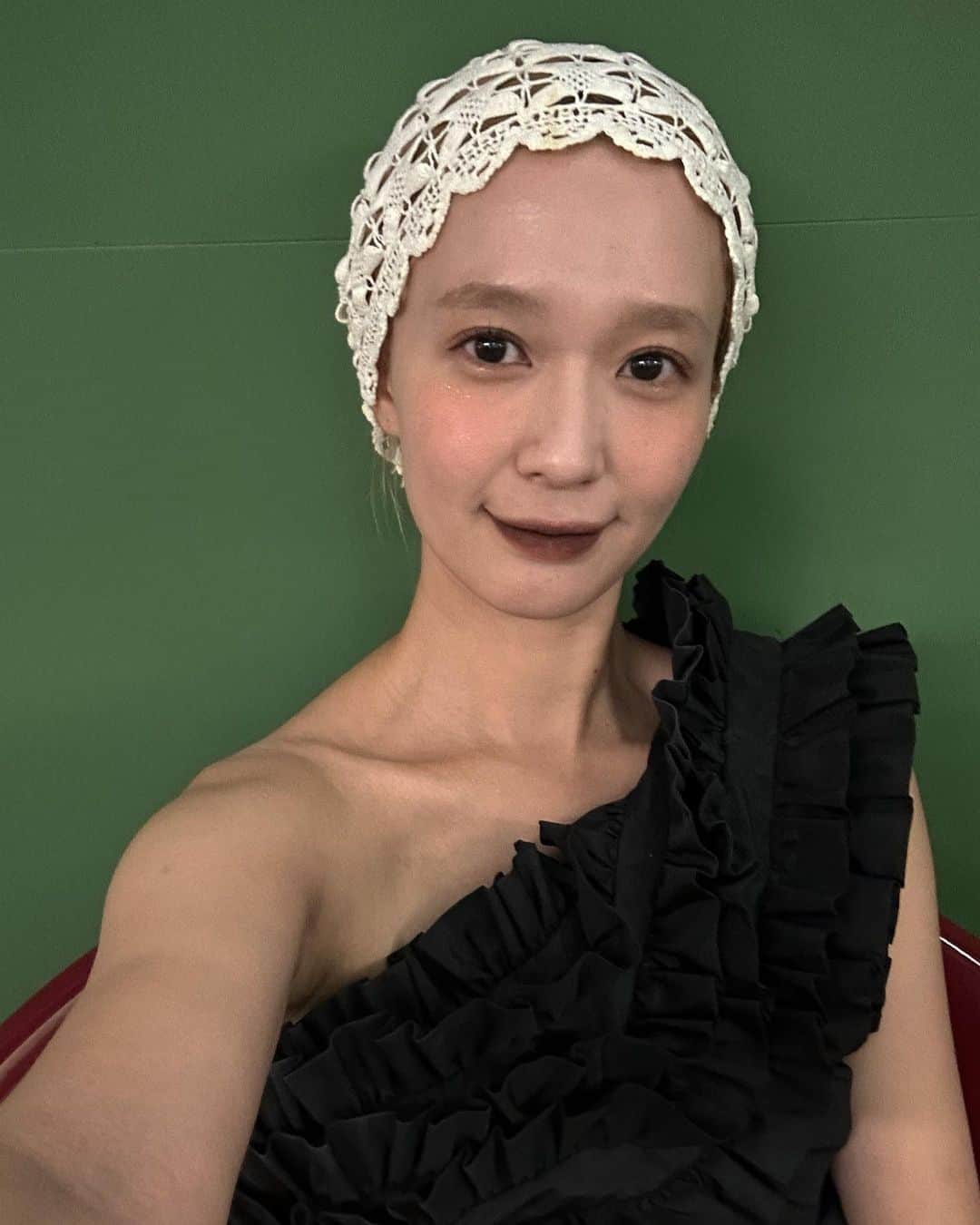 柴田紗希さんのインスタグラム写真 - (柴田紗希Instagram)「♡♡♡ 髪の毛のん、朝のマーケットで¥300でgetできたの (2€だから¥200じゃなくて¥300くらいだね🤭) その日のファッションショーで使えてうれしかったよ。」10月5日 21時20分 - shibasaaki