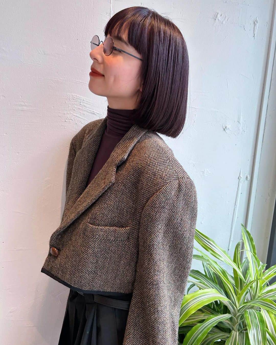 ラブリのインスタグラム：「- つるりんつるつる整いました。 ここに来ると髪が綺麗になります。 不思議なくらいにです、いつもありがとうございます🙏  一年中、秋服が着たいと思っている私からすると今の時期ってそれはもう起きた瞬間からしあわせで外に出るともっとしあわせです。今日が続けばいいのにと毎日思い気付けば冬になっています。だから今日を愛おしもう。  @ayakoyanagi 🤎」