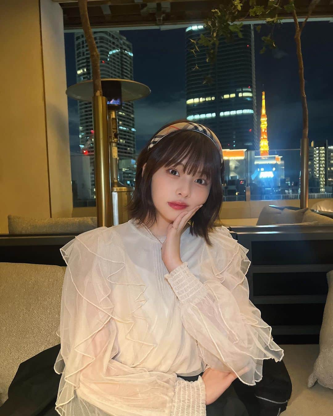 河本景のインスタグラム：「少し前ですが、9/22日に22歳になりました😌👍  お祝いのメッセージくださった方ありがとうございました☺︎ 本当にまだまだ未熟なところだらけですが、一つずつ成長していきたいと思っております！！  22歳の私も見守ってくれたら嬉しいです🌱 ニコニコな一年にするぞ！！！」