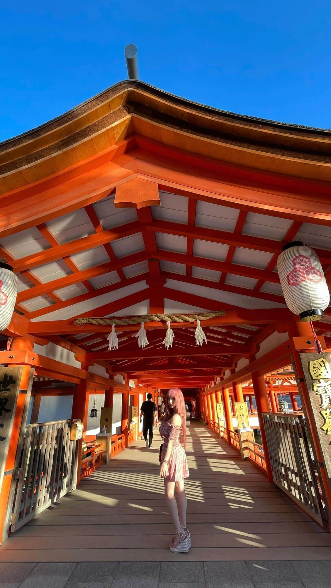 ヴァニラのインスタグラム：「広島の思い出 ～宮島編②⛩🍁🦌～」