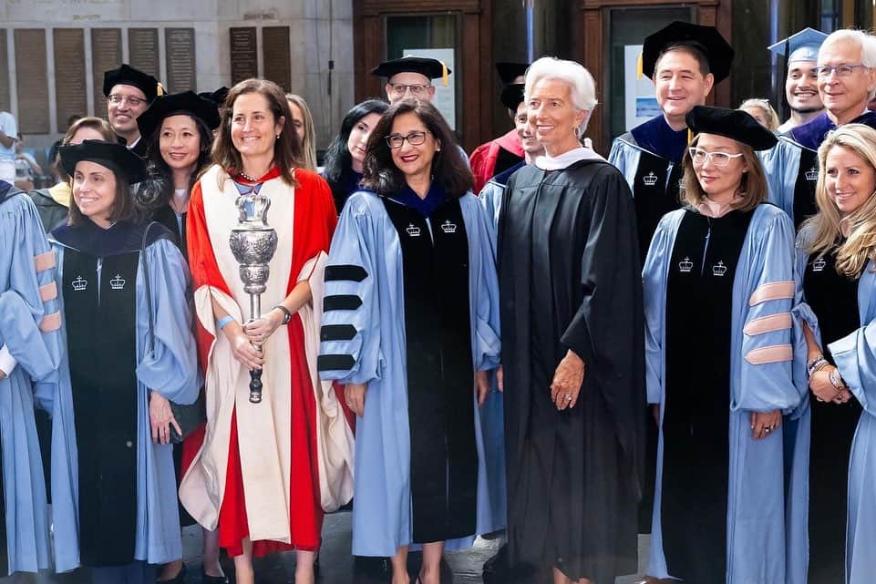 クリスティーヌ・ラガルドさんのインスタグラム写真 - (クリスティーヌ・ラガルドInstagram)「It was gratifying to see Minouche Shafik, the first-ever woman President of @columbia University being inaugurated in NYC.  📸 by Columbia University」10月5日 21時37分 - christinelagarde