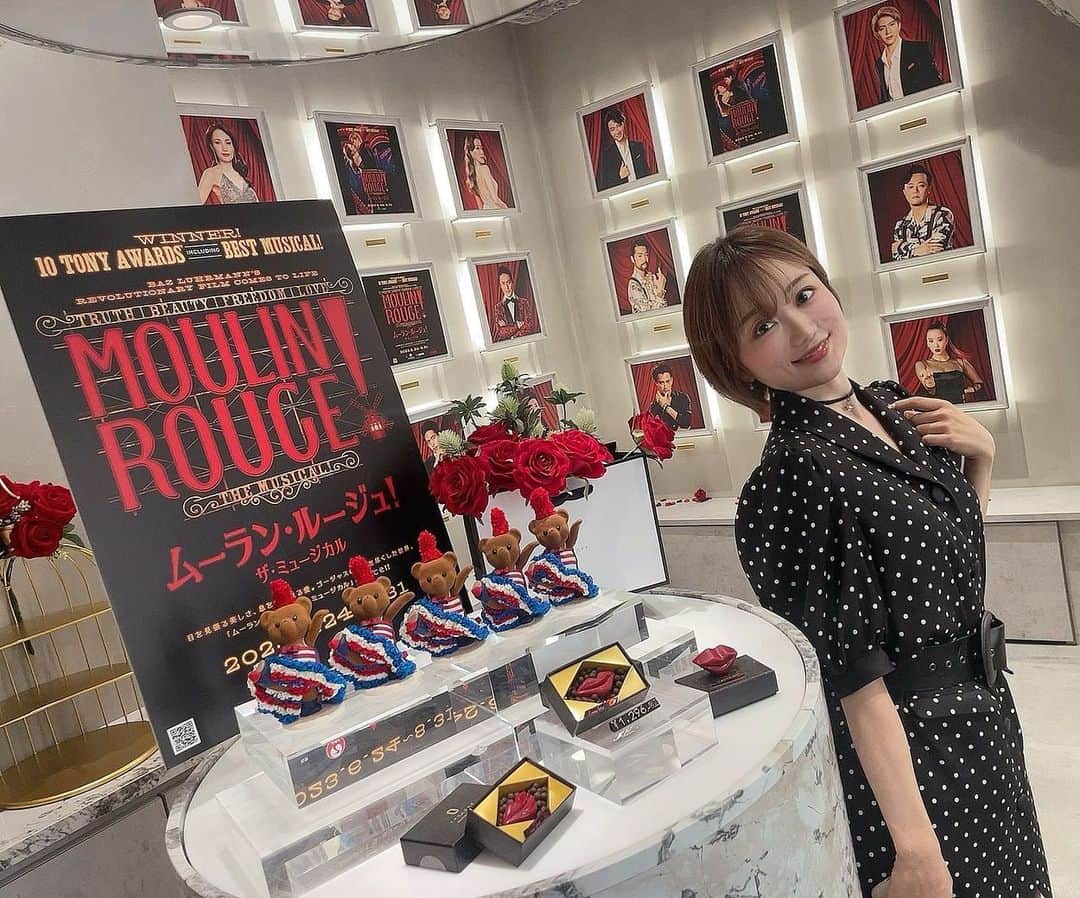 Roseさんのインスタグラム写真 - (RoseInstagram)「🍫🧸🇫🇷🧸♥️🧸  全力で行きたい場所に行って やりたいことは納得いくまでやり尽くして 会いたい人にはすぐに会いに行って 気持ちや感謝を伝えるようにしてる✨  人生は思っているよりもきっとはるかに短いし あとどのくらいの時間が残されてるのかもわからない  "やらないで後悔よりやって納得"  そうやって生きていたい🧸🍫  〜LOUANGE TOKYO Le Musee〜 @louangetokyo_lemusee   #アフタヌーンティー #ムーランルージュ  #ムーランルージュザミュージカル  #コラボアフタヌーンティー #アフヌン  #銀座 #銀座アフタヌーンティー  #東京カフェ巡り #ヌーミー  #ヌーミーが乗ってるアフタヌーンティー」10月5日 21時51分 - rose_ro_tan