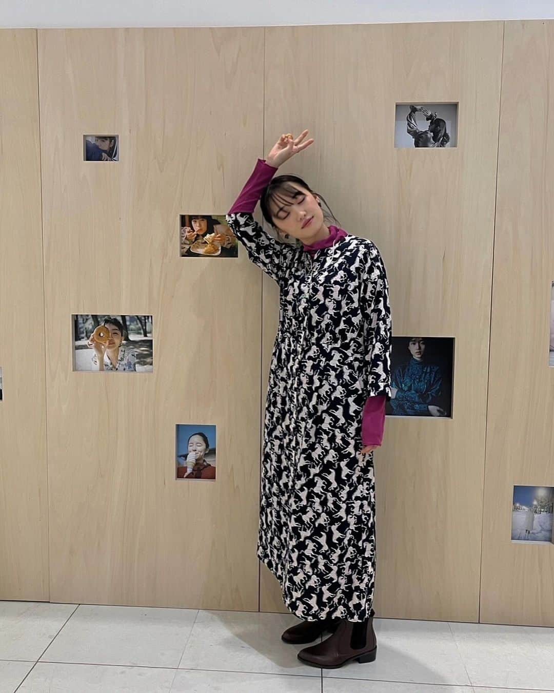 工藤遥のインスタグラム：「. 「私が撮りたかった女優展」浦和 PARCO 特別内覧会イベントでした🍃 ご来場頂いた皆さま、ありがとうございました！  いよいよ明日からスタートです。 素敵な出会いがありますように。 あ、グッズが可愛いので記念にオススメです📍  tops:@nombreimpair shoes/accessories:@rapiecage.rc」