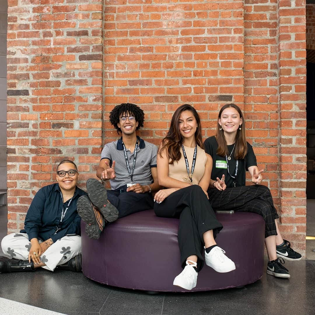 のインスタグラム：「The search for our Spring 2024 interns starts today! ⁠ ⁠ Join a cohort of like-minded, emerging arts professionals for a season of hands-on museum experience, professional development, and guidance from experts in the field. This opportunity is:⁠ ⁠ 🖼️ Paid ($17 / hour)⁠ ⏱️ Part-time (18 hours / week)⁠ 📅 Spring internships run from January 26–April 19, 2024⁠ ⁠ Applications are due by November 5. Find out more and submit your application at the link in our bio. ⁠ ⁠ Note: Unfortunately, we are unable to sponsor international visas. Candidates seeking an opportunity at the Brooklyn Museum must be authorized to work in the United States without sponsorship consideration.⁠ ⁠ 📷Brooklyn Museum. (Photo: Danny Perez)」