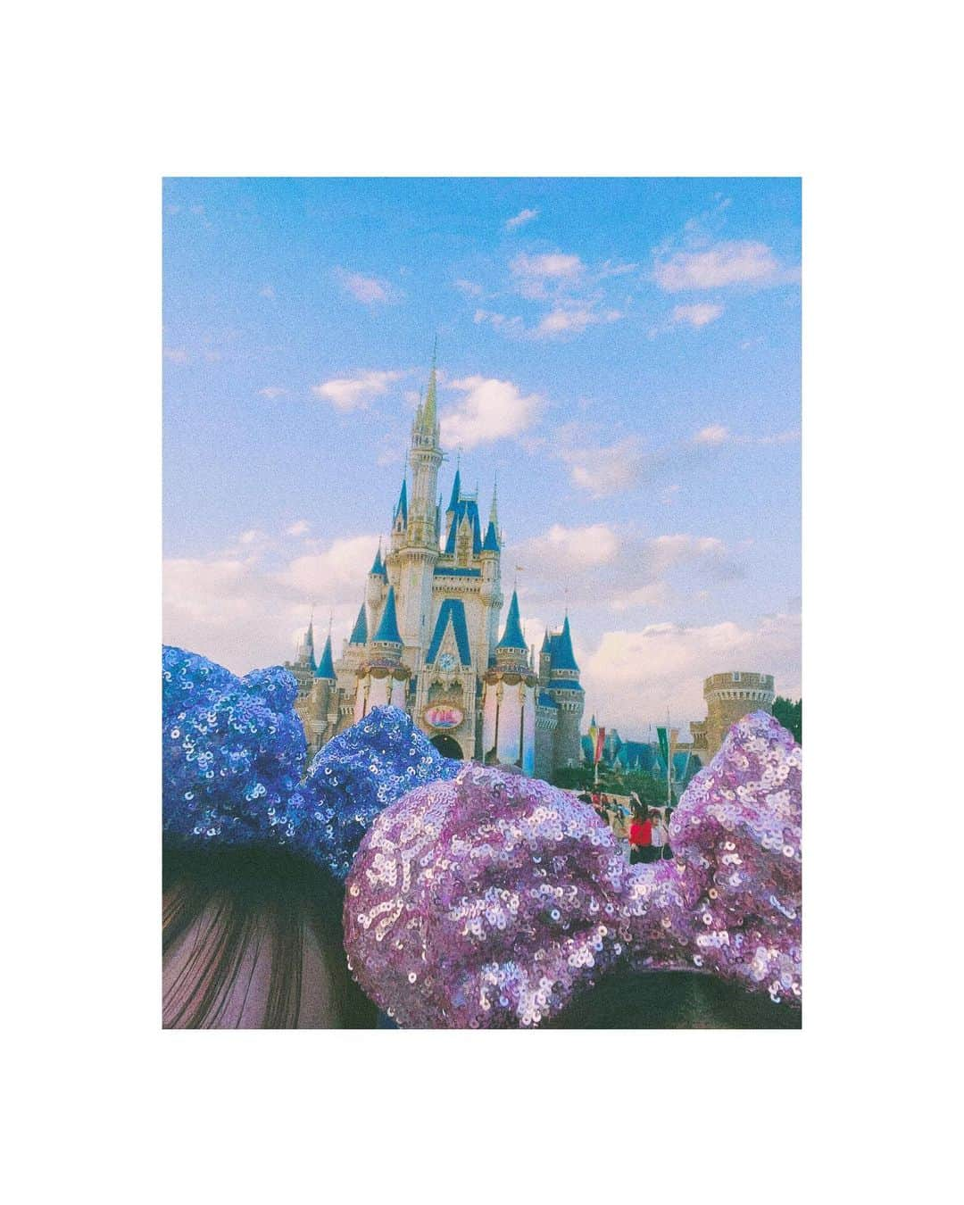 みなみさんのインスタグラム写真 - (みなみInstagram)「6年振りのディズニー！！🏰🐭🖤  お目当ての メープルパンプキン味のチュロス 食べれて悔いなし🎃 次はクリスマス絶対いくっっっ！！  #ディズニー #ハロウィン」10月5日 21時55分 - mn2ddy