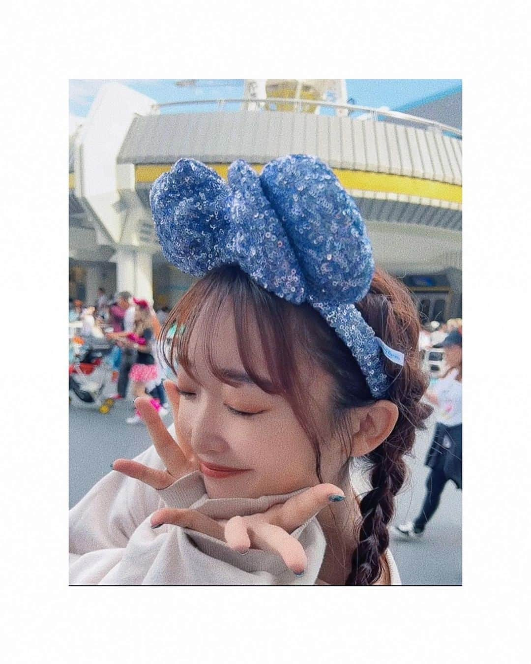 みなみさんのインスタグラム写真 - (みなみInstagram)「6年振りのディズニー！！🏰🐭🖤  お目当ての メープルパンプキン味のチュロス 食べれて悔いなし🎃 次はクリスマス絶対いくっっっ！！  #ディズニー #ハロウィン」10月5日 21時55分 - mn2ddy