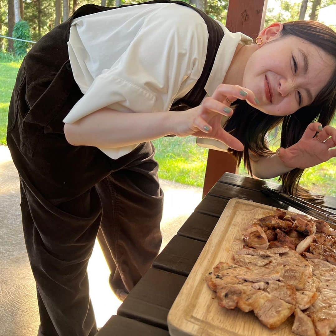 山田杏奈のインスタグラム：「CREAさんのアウトドア企画☺️ 野菜収穫させていただき、ただひたすら食べて飲んでこんな幸せな仕事ある？という1日でした。 楽しかったー！  https://crea.bunshun.jp/list/interview-special004」