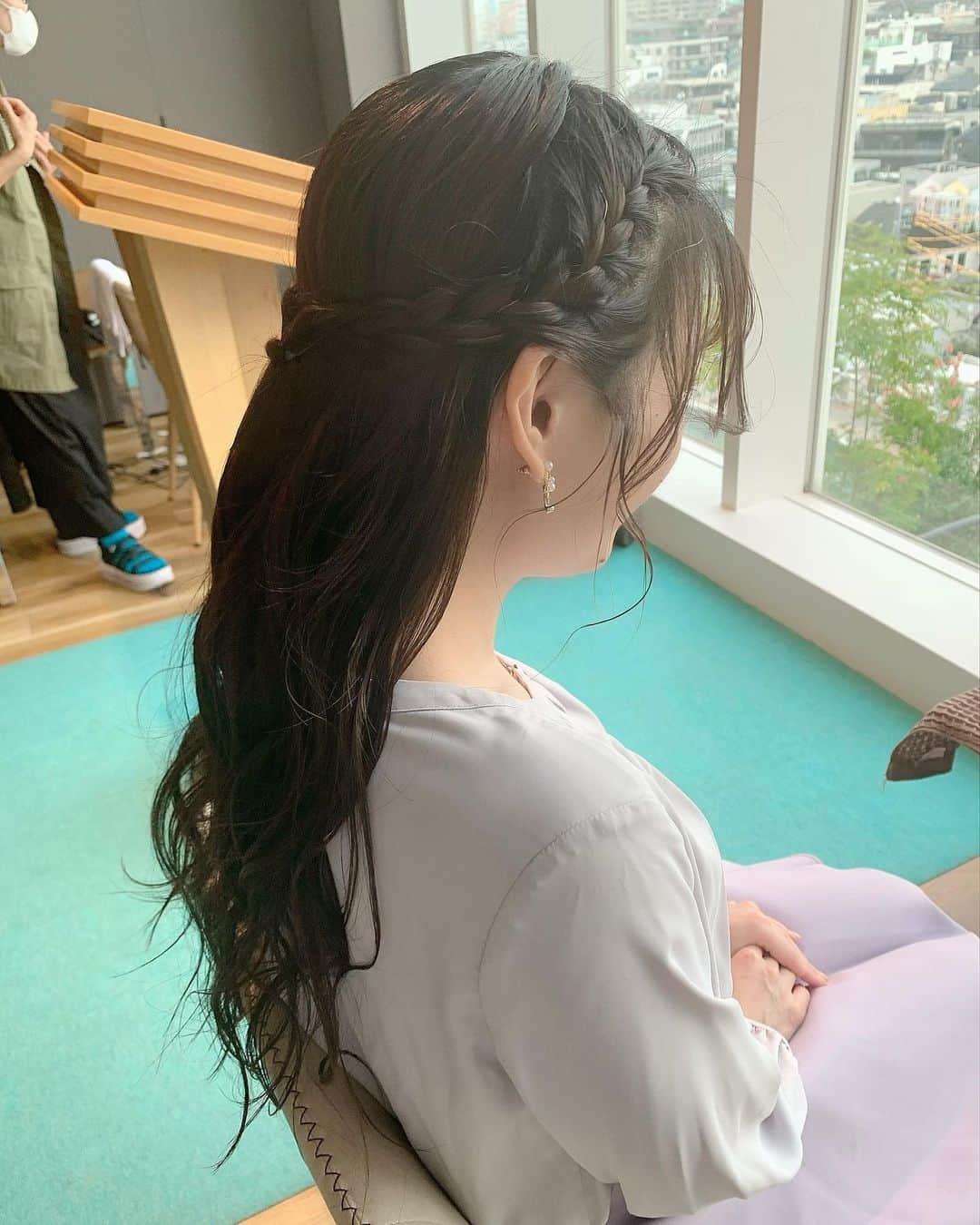 田中めぐみさんのインスタグラム写真 - (田中めぐみInstagram)「【#ヘアメイク】  メイクさんが💄  可愛いヘアスタイルに してくださいました〜😊  360度かわいい🥰 素敵な髪型&メイク💋 ありがとうございました〜❣️  #テレビ #収録 #メイク  #田中めぐみ #ホリプロ #アナウンサー #女子アナ #司会 #フリーアナウンサー  🎙お仕事 依頼は👇こちら💁‍♀️ https://lit.link/tanakamegumi12」10月5日 21時56分 - megumin5rp