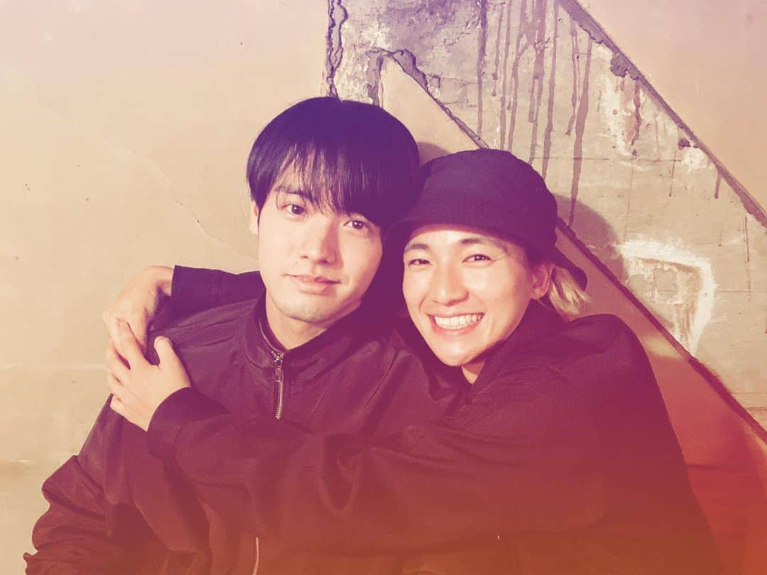 赤楚衛二のインスタグラム：「木戸大聖と☺️ #木戸大聖  #木戸大聖くんの笑顔にやられた  #木戸大聖推しの会  #おしゃれさんと繋がりたい #おしゃれインスタグラマーへの道  #インスタ映え  #ペントレ #から6kg太った #やばい」