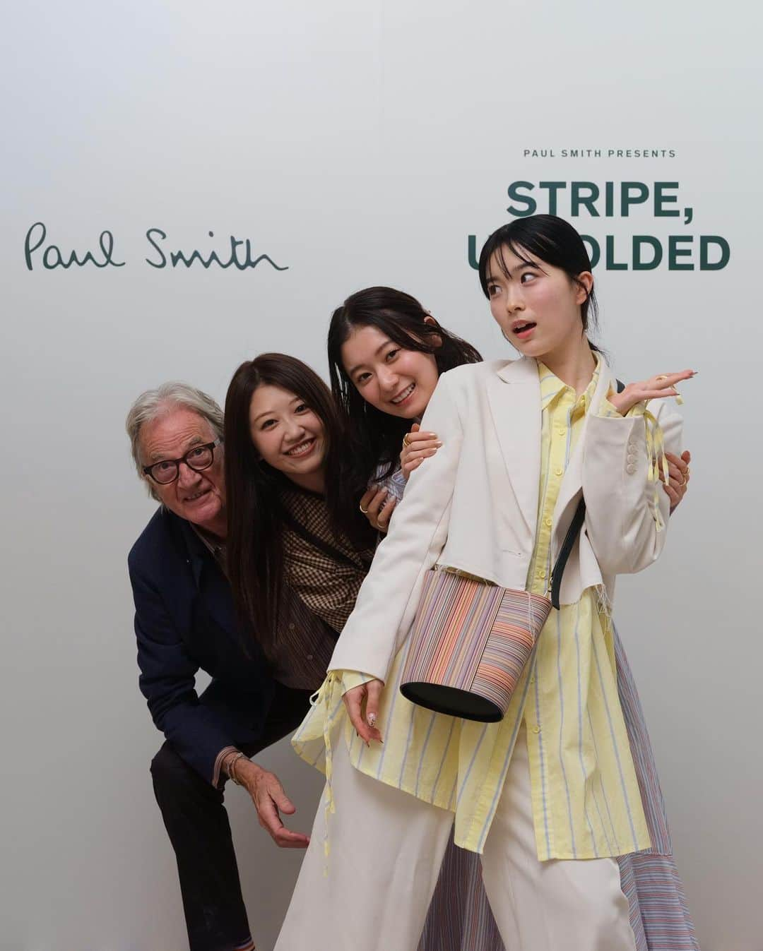 齊藤英里さんのインスタグラム写真 - (齊藤英里Instagram)「． 『ポール・スミス ストライプを紐解く − STRIPE, UNFOLDED』レセプションにお邪魔しました。  ポール・スミスさん。 とても気さくでユーモア溢れる素敵なお方でした🌂✨ お会いできて光栄です。 ありがとうございました♡ Thank you @paulsmith  #stripeunfolded #paulsmithcampaign2023」10月5日 22時03分 - erisaito.official