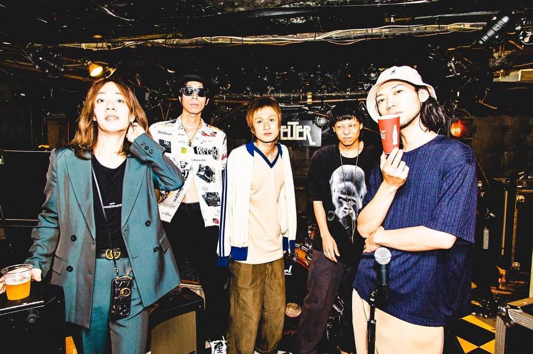 青木カズローのインスタグラム：「the myeahnsの下北沢ライブ殺影完了。 #写殺」