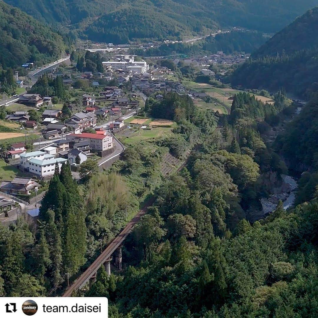 Gero City【下呂市公式アカウント】さんのインスタグラム写真 - (Gero City【下呂市公式アカウント】Instagram)「#Repost @team.daisei with @use.repost ・・・ 飛騨小坂を愛す。  #ぎふの土木 #インフラ部門  #土木 #建設 #建設業 #工事 #建設現場 #工事現場 #土木工事 #現場図鑑 #土木写真部 #建設業を盛り上げよう  #わたしの清流文化 #下呂 #gero #gerostagram #civilengineer #civilengineering #constructionsite #constructionworker #constructionphotography #construction #工地 #街景」10月5日 22時14分 - gerostagram