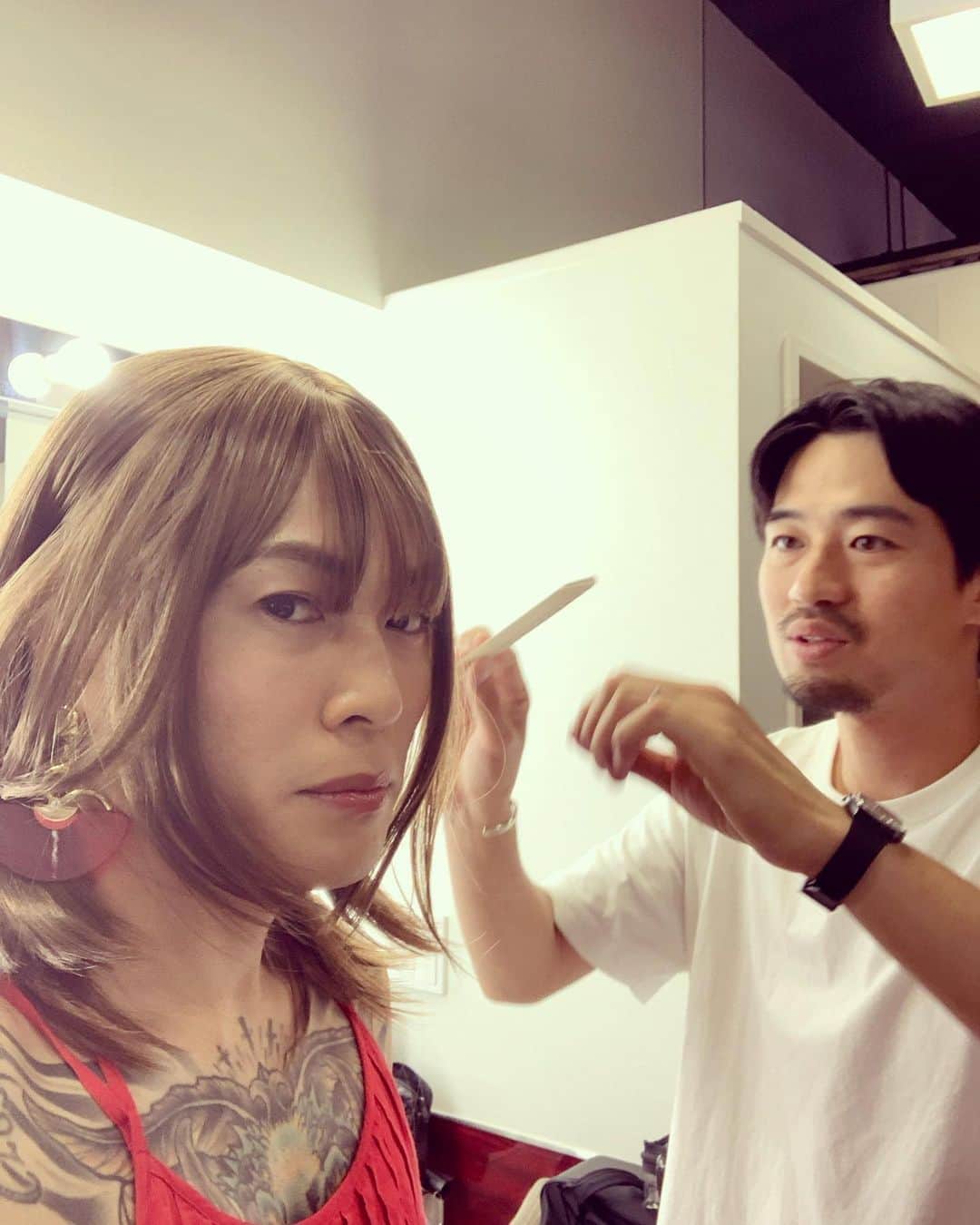 Sugiのインスタグラム：「明日からSLEツアー開始！！！ 初日大阪！！！楽しむべし！！！ ところでMV観てくれたの？？ #かわいい #かわいいは正義 #かわうそ」