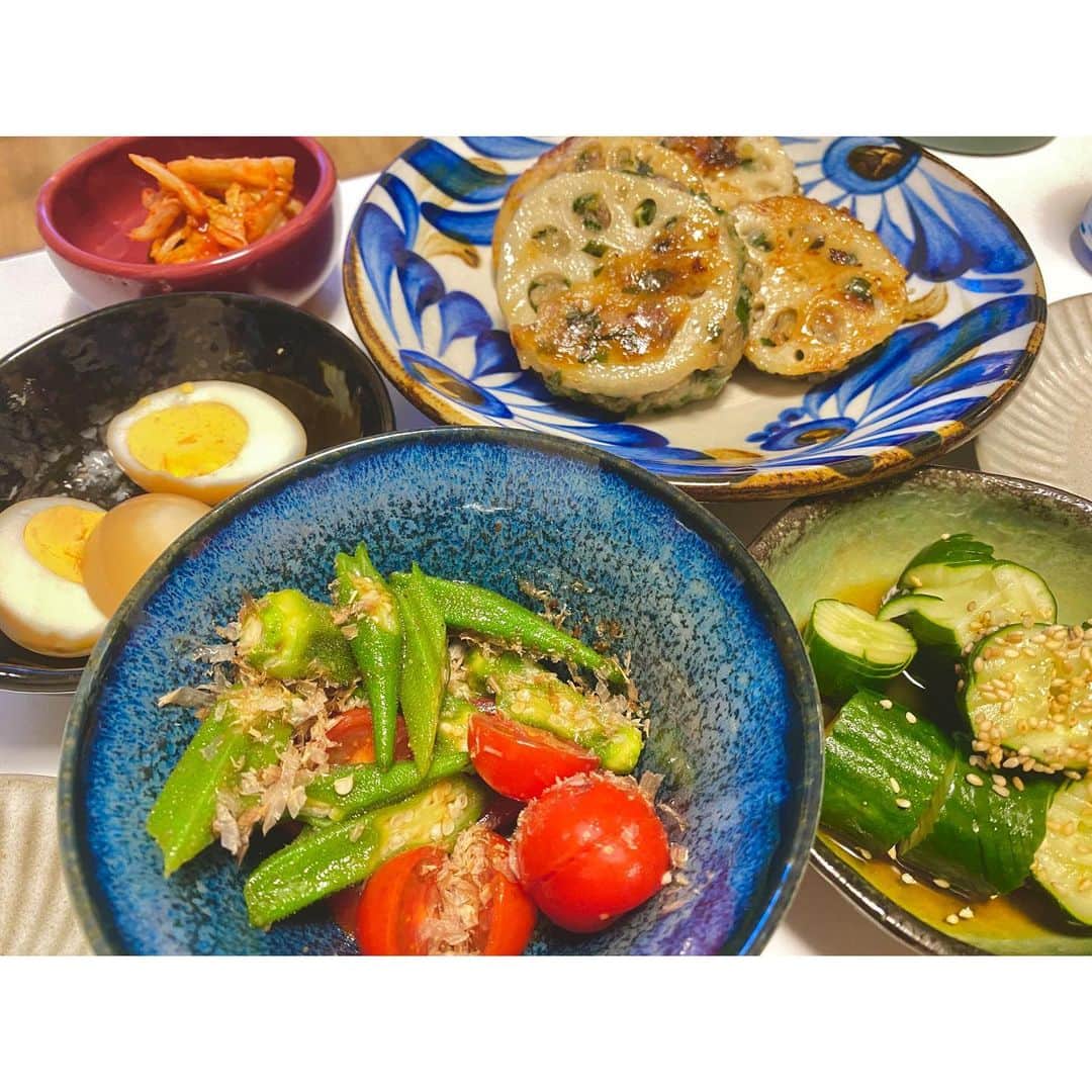原川愛のインスタグラム：「おかずもりもり！ 家ご飯が なんだかんだで大好き。  美味しいご飯を食べると 心も満たされますよね〜  これからのシーズンは お鍋がチャンピオン。笑 簡単で栄養もたくさん取れて あったまる。  身体の中から温めるって とっても大事です！  明日は何作ろう☺︎」