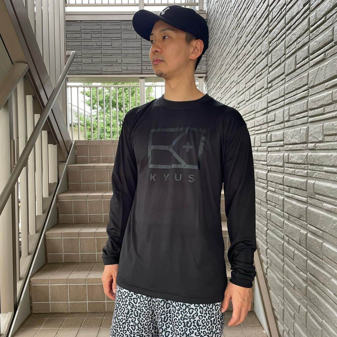 栗原祐太のインスタグラム：「🌰KYUS🏀 ☑️👕KYUSダークロゴロングスリーブTシャツ  ☑️👖ヒョウ柄ショートショーツ  #basketball #basketballwear #basketballgear  #バスケ　#バスケット #バスケットボール #バスケウェア #バスケットボールウェア #ショーツ　#バスパン #kyus #kuriちゃんねる」