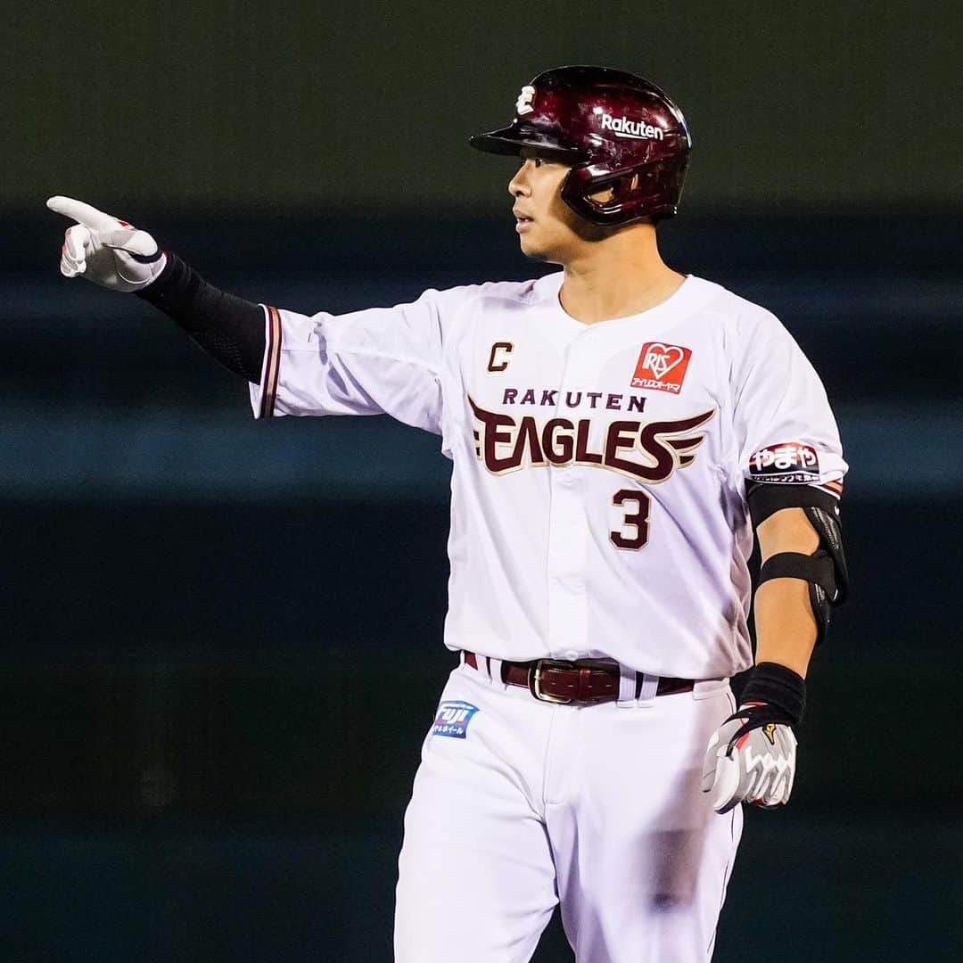 東北楽天ゴールデンイーグルスさんのインスタグラム写真 - (東北楽天ゴールデンイーグルスInstagram)「⚾️  ⚾️E 5-3 F⚾️  2点ビハインドの5回に一挙4得点を奪い逆転勝利‼️‼️‼️ 最後を締めた松井裕樹選手が自己最多となる39セーブ目㊗️🎉 浅村選手は26号ソロと同点タイムリーで2安打3打点🔥🔥 岡島選手も勝ち越しタイムリーなど2安打2打点1盗塁の活躍🤩 投げては内選手、酒居選手、宋選手、安樂選手、渡辺翔太選手が 4回から8回まで無失点リレーで松井裕樹選手まで繋いだ👏🏼👏🏼 勝ち投手は酒居選手で5勝目⭐️✨✨  #鷲が掴む #rakuteneagles  #岡島豪郎 #浅村栄斗 #松井裕樹 #酒居知史  #宋家豪 #安樂智大  #渡辺翔太」10月5日 22時27分 - rakuten_eagles